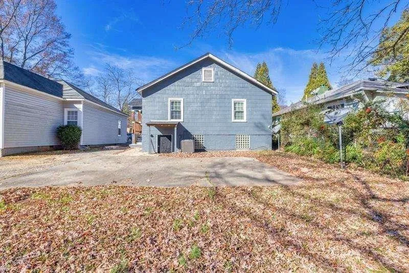 2506 Maple Street East Point, GA 30344