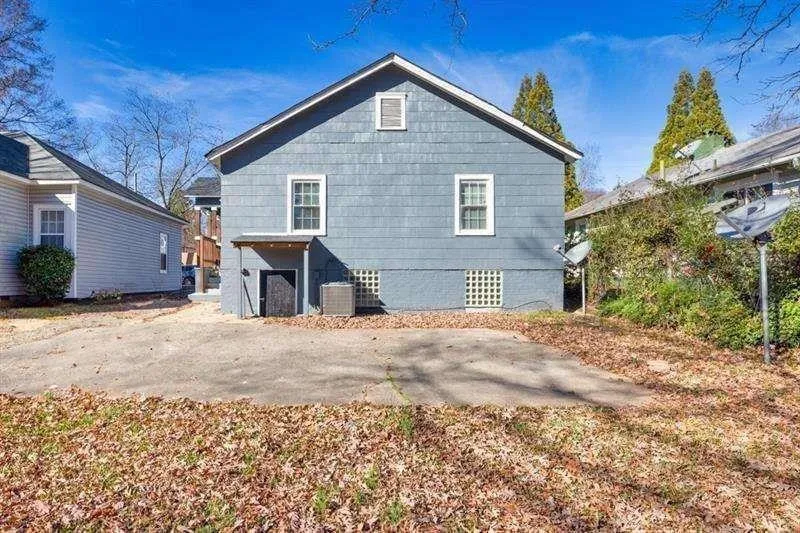 2506 Maple Street East Point, GA 30344