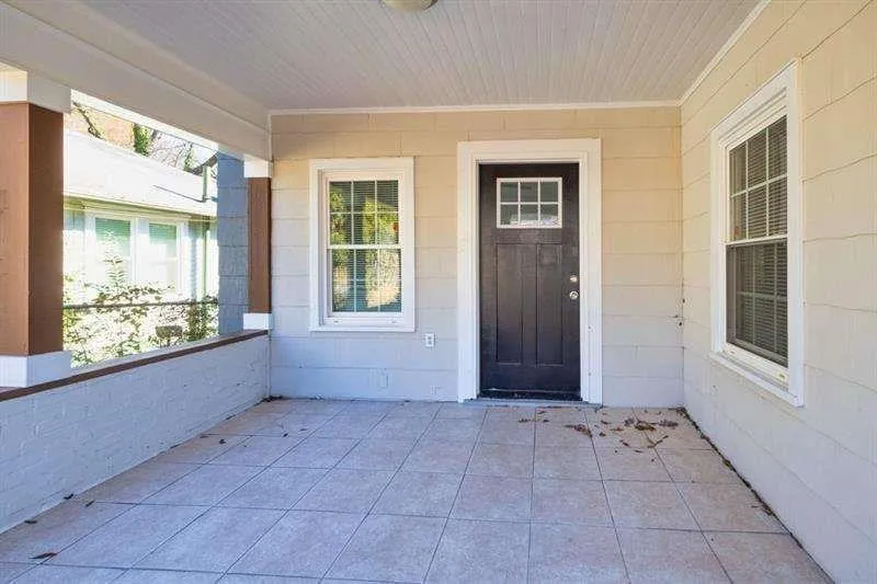 2506 Maple Street East Point, GA 30344