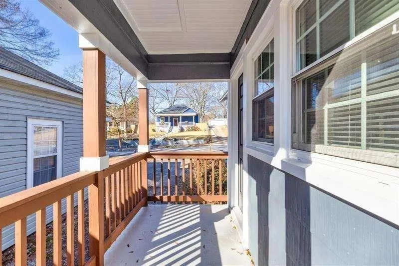 2506 Maple Street East Point, GA 30344