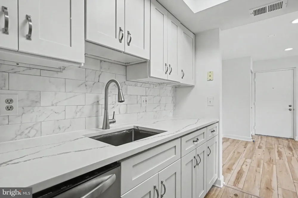 14800 RYDELL ROAD #201 Centreville, VA 20121