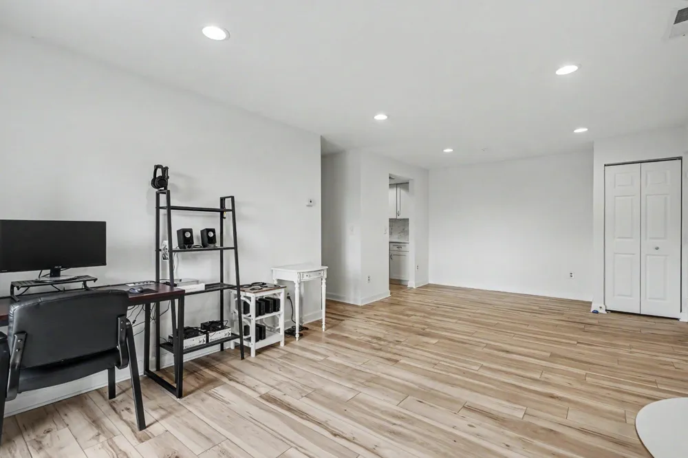14800 RYDELL ROAD #201 Centreville, VA 20121