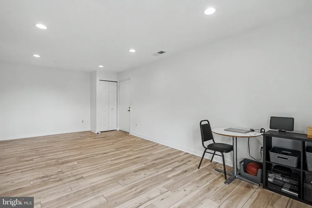 14800 RYDELL ROAD #201 Centreville, VA 20121