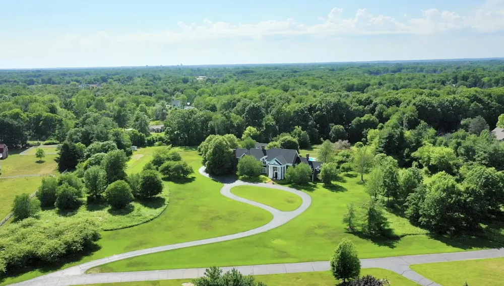 560 Saddlebrook Drive NE Ada, MI 49301
