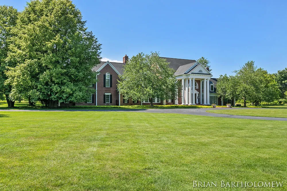 560 Saddlebrook Drive NE Ada, MI 49301