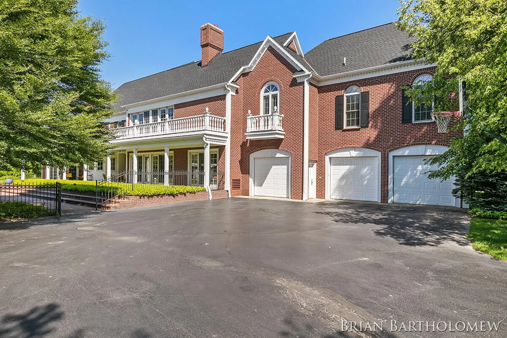 560 Saddlebrook Drive NE Ada, MI 49301