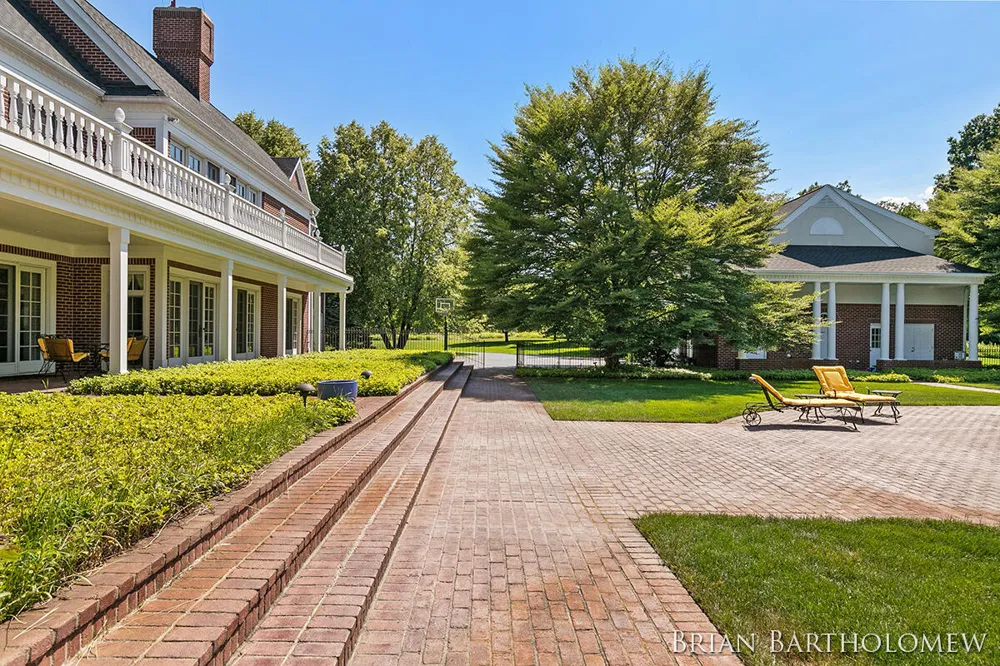 560 Saddlebrook Drive NE Ada, MI 49301