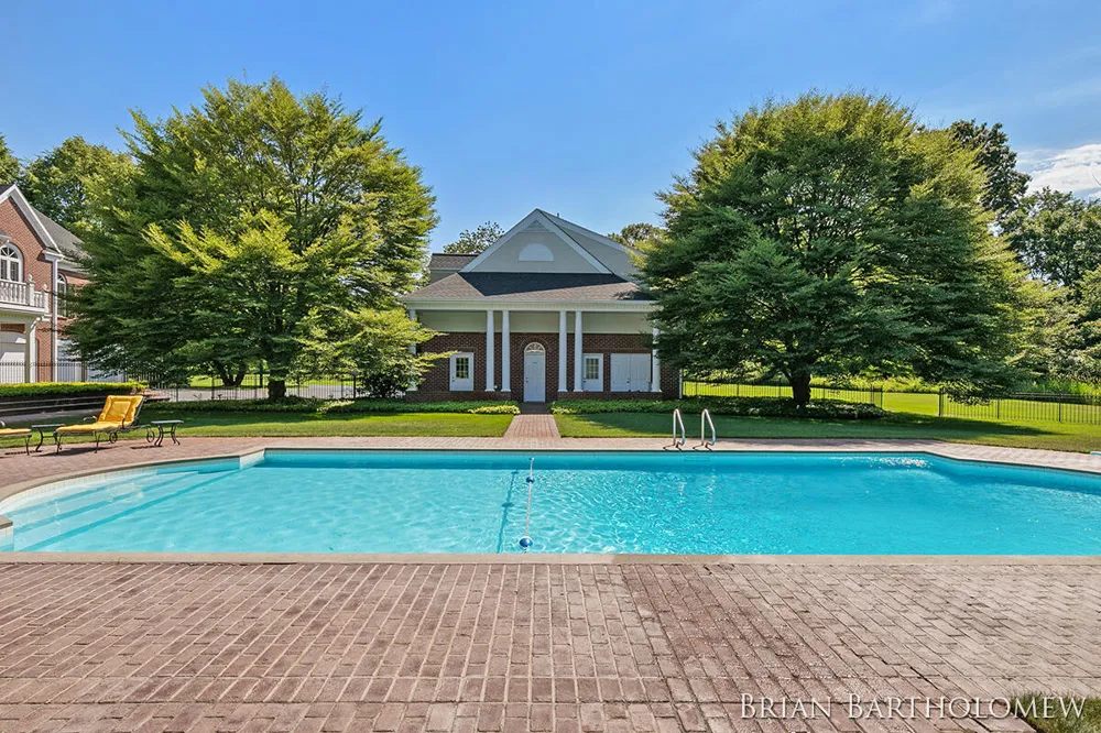 560 Saddlebrook Drive NE Ada, MI 49301