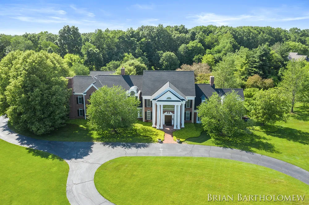 560 Saddlebrook Drive NE Ada, MI 49301