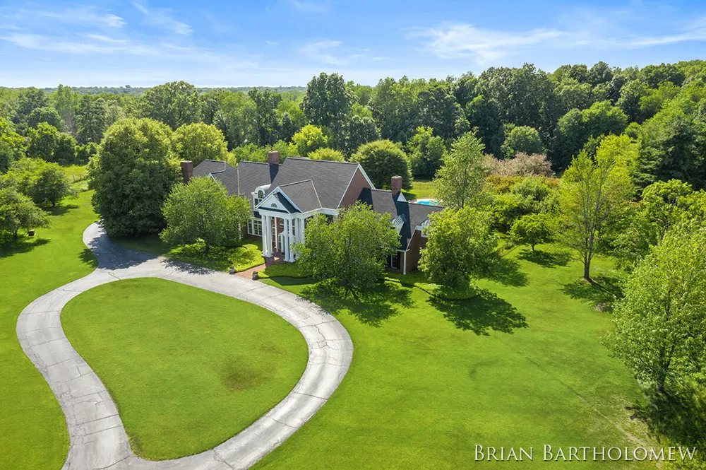 560 Saddlebrook Drive NE Ada, MI 49301
