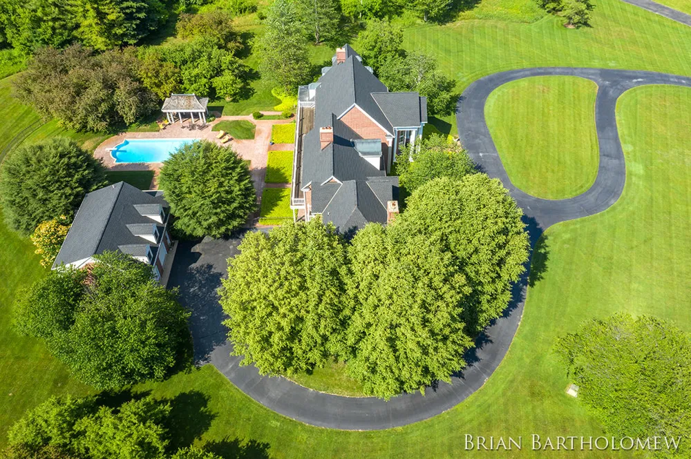 560 Saddlebrook Drive NE Ada, MI 49301