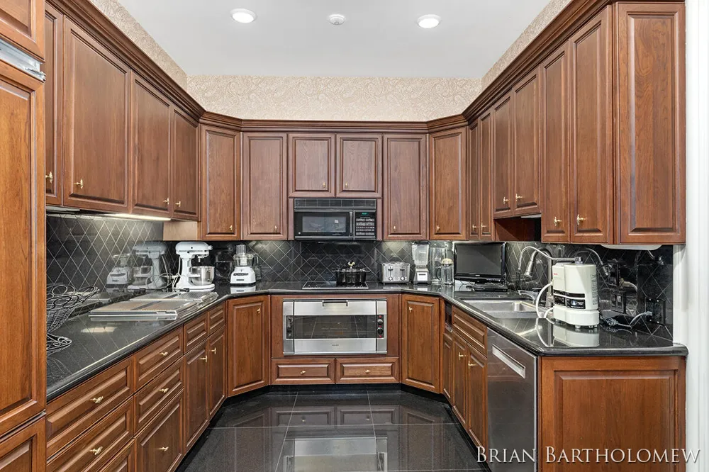 560 Saddlebrook Drive NE Ada, MI 49301