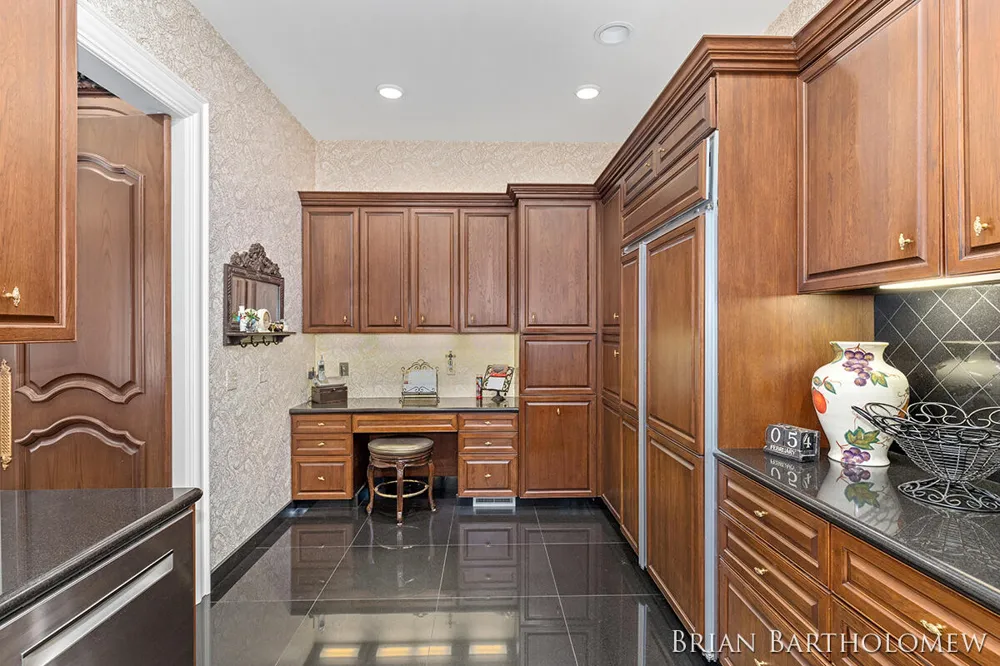 560 Saddlebrook Drive NE Ada, MI 49301