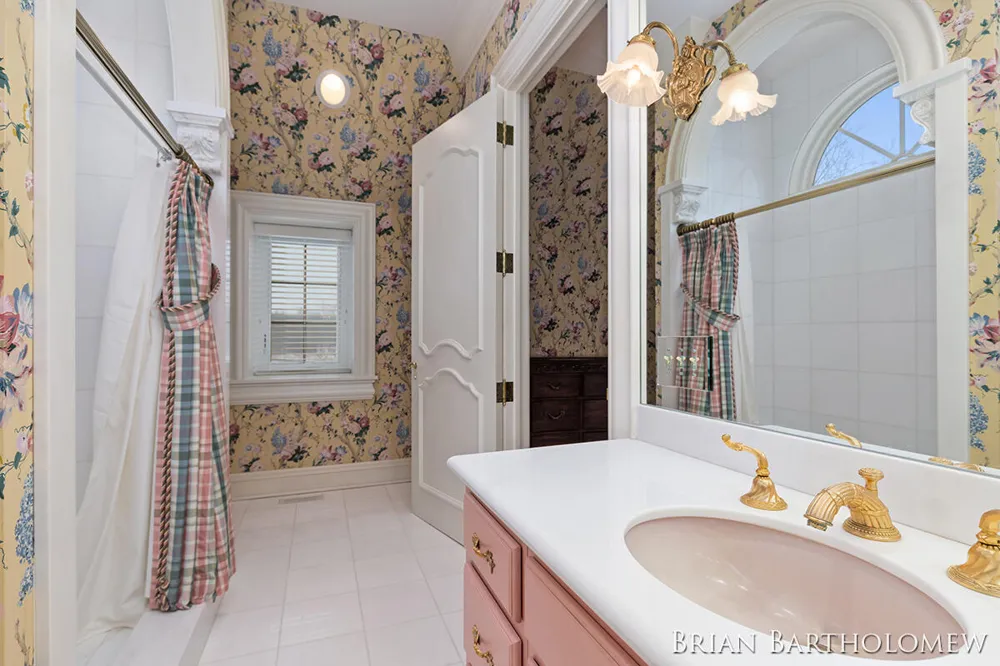 560 Saddlebrook Drive NE Ada, MI 49301