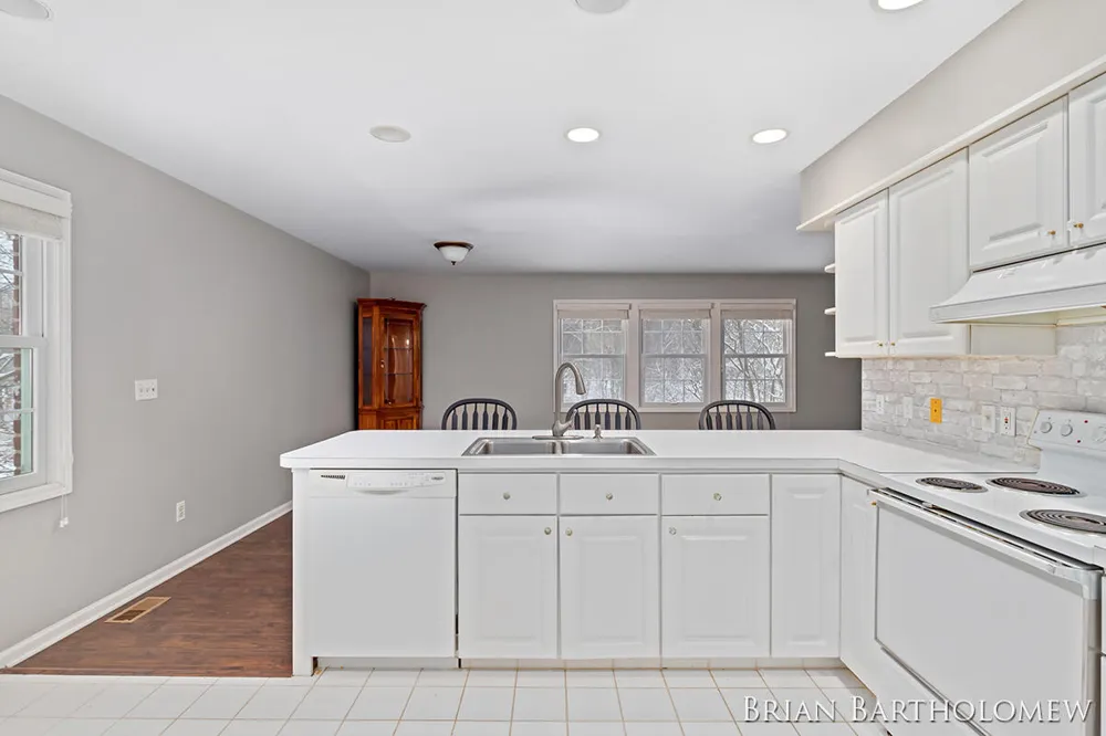 560 Saddlebrook Drive NE Ada, MI 49301