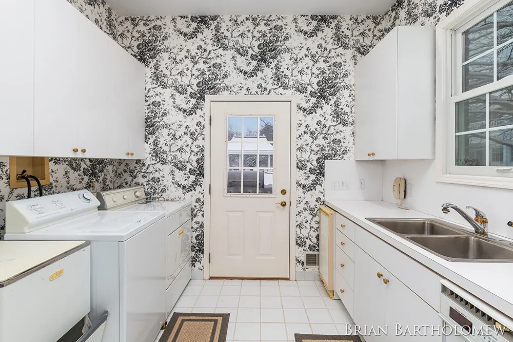 560 Saddlebrook Drive NE Ada, MI 49301
