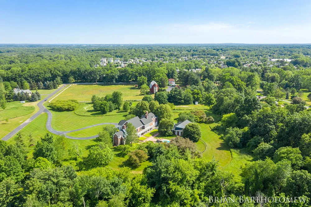 560 Saddlebrook Drive NE Ada, MI 49301