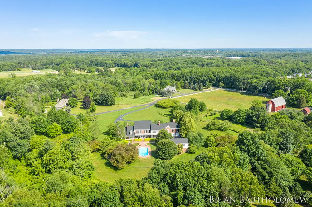560 Saddlebrook Drive NE Ada, MI 49301
