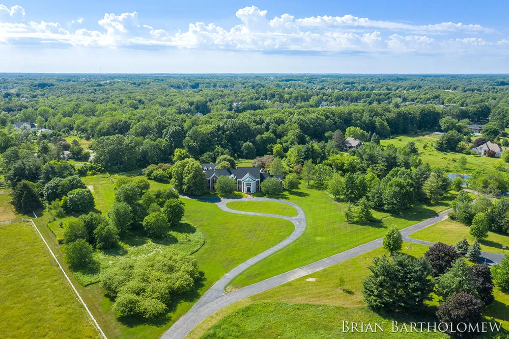 560 Saddlebrook Drive NE Ada, MI 49301