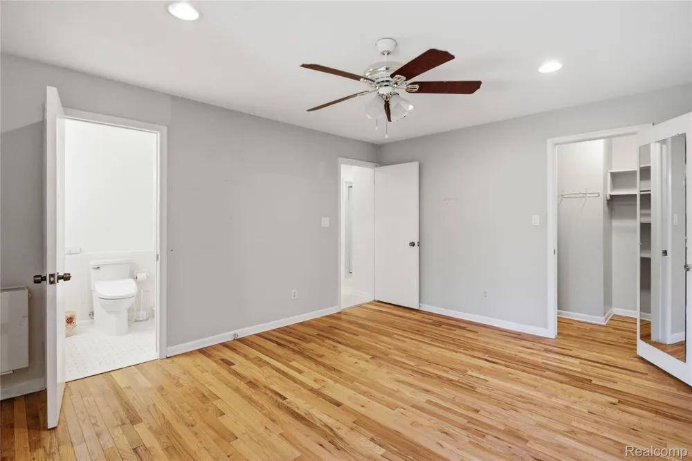 4041 W Maple Road #E102 Bloomfield Hills City, MI 48301