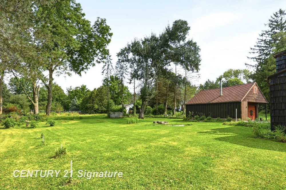 3865 Old King Road Bridgeport Charter Township, MI 48601