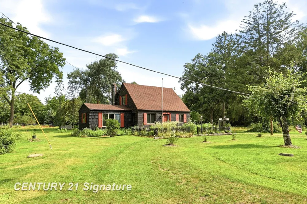 3865 Old King Road Bridgeport Charter Township, MI 48601