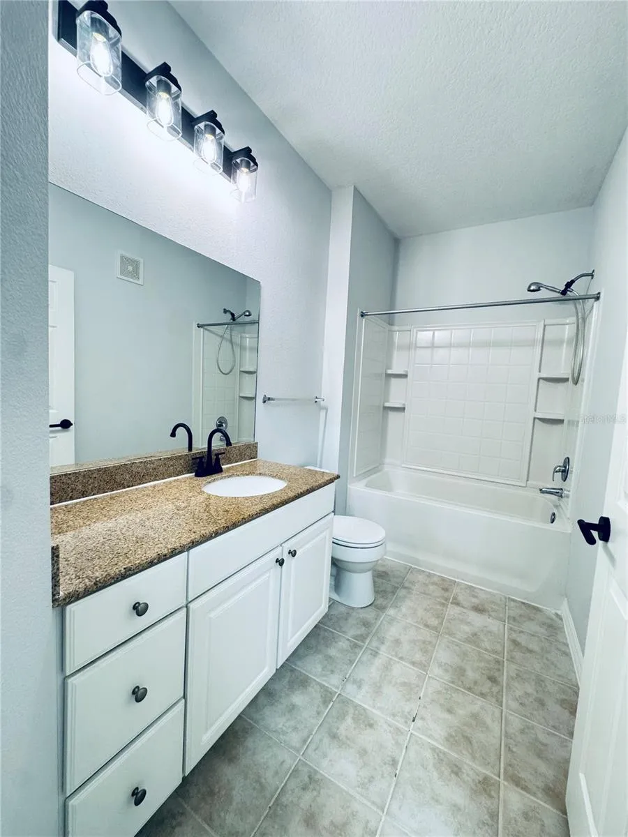 233 SOUTHERN PECAN CIRCLE #101 Winter Garden, FL 34787