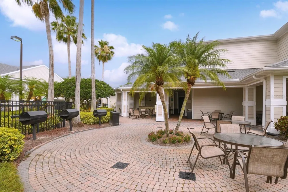 233 SOUTHERN PECAN CIRCLE #101 Winter Garden, FL 34787