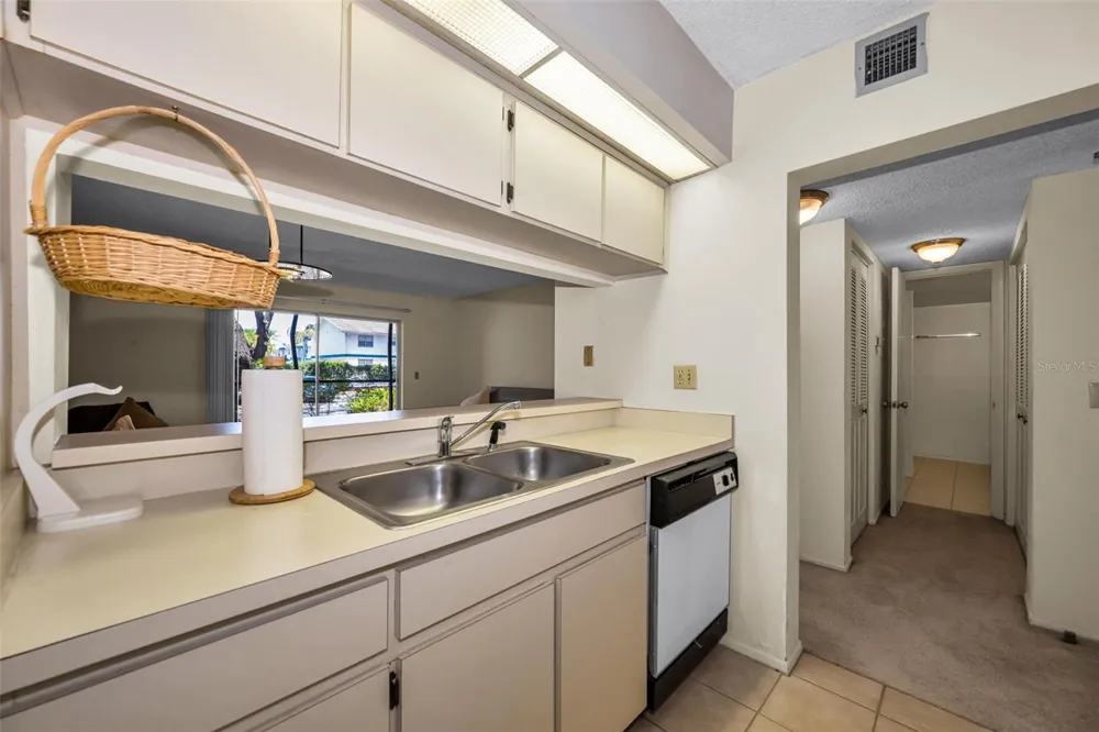 4411 SHADY TERRACE LANE #115 Tampa, FL 33613