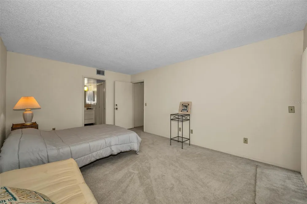 4411 SHADY TERRACE LANE #115 Tampa, FL 33613