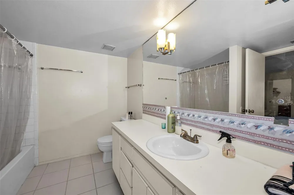 4411 SHADY TERRACE LANE #115 Tampa, FL 33613