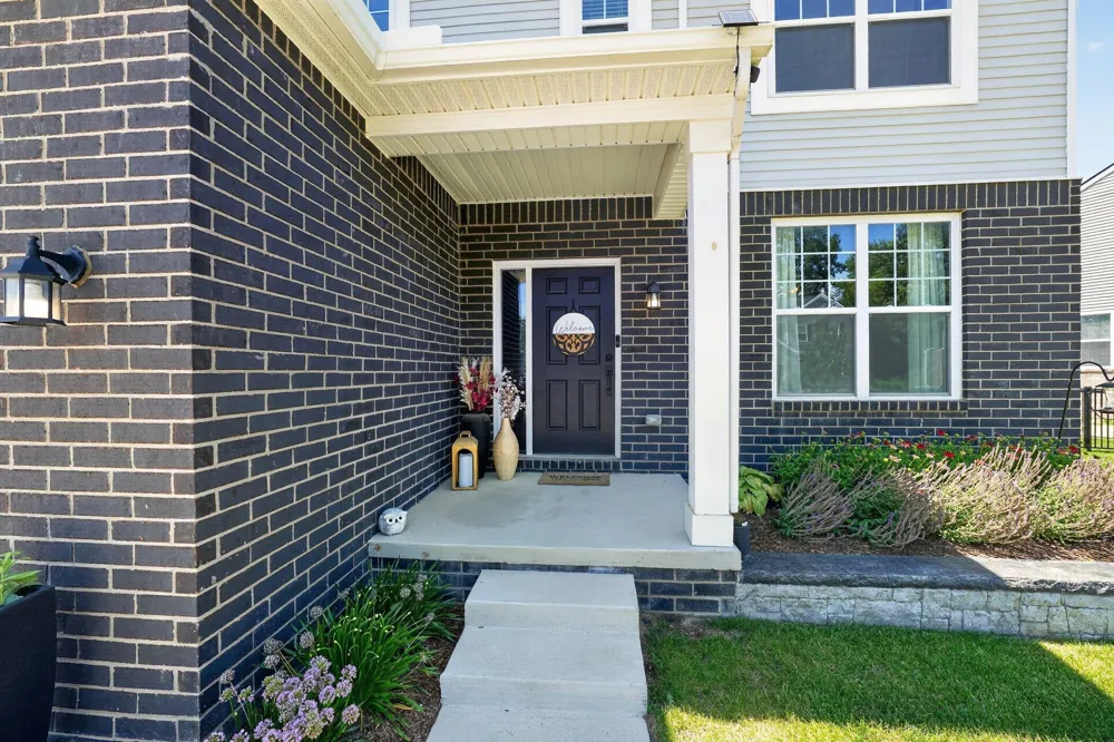 51681 Maple Leaf Drive Unknown, MI 48042