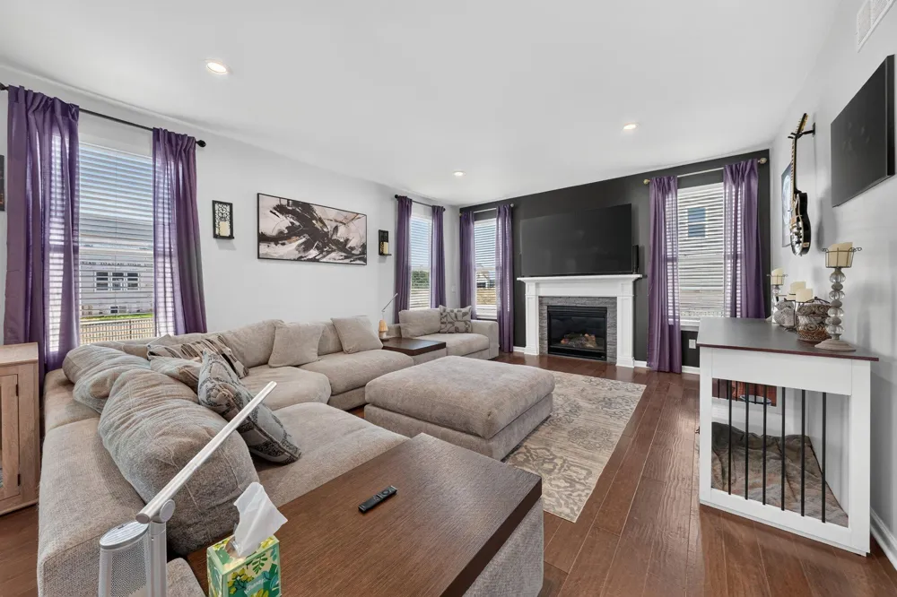 51681 Maple Leaf Drive Unknown, MI 48042