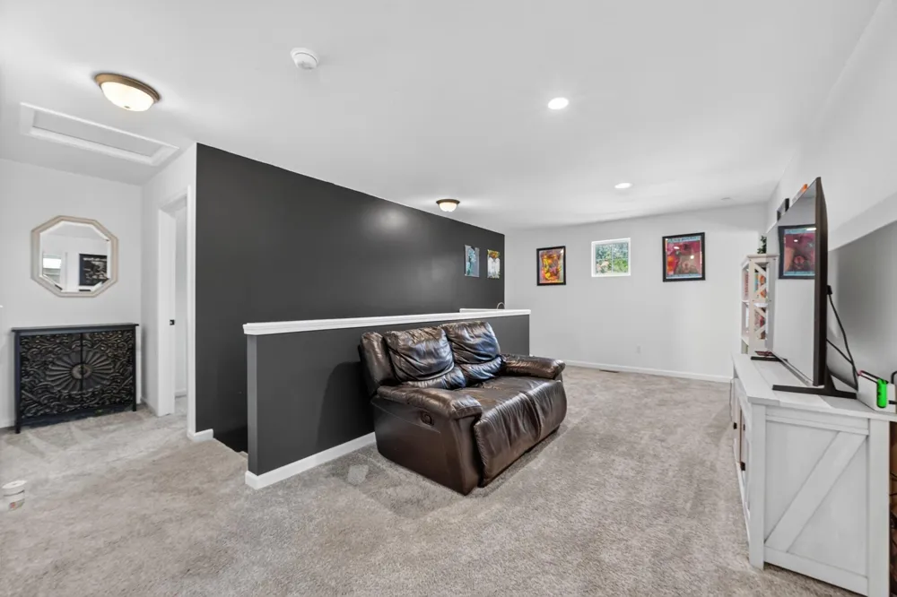 51681 Maple Leaf Drive Unknown, MI 48042