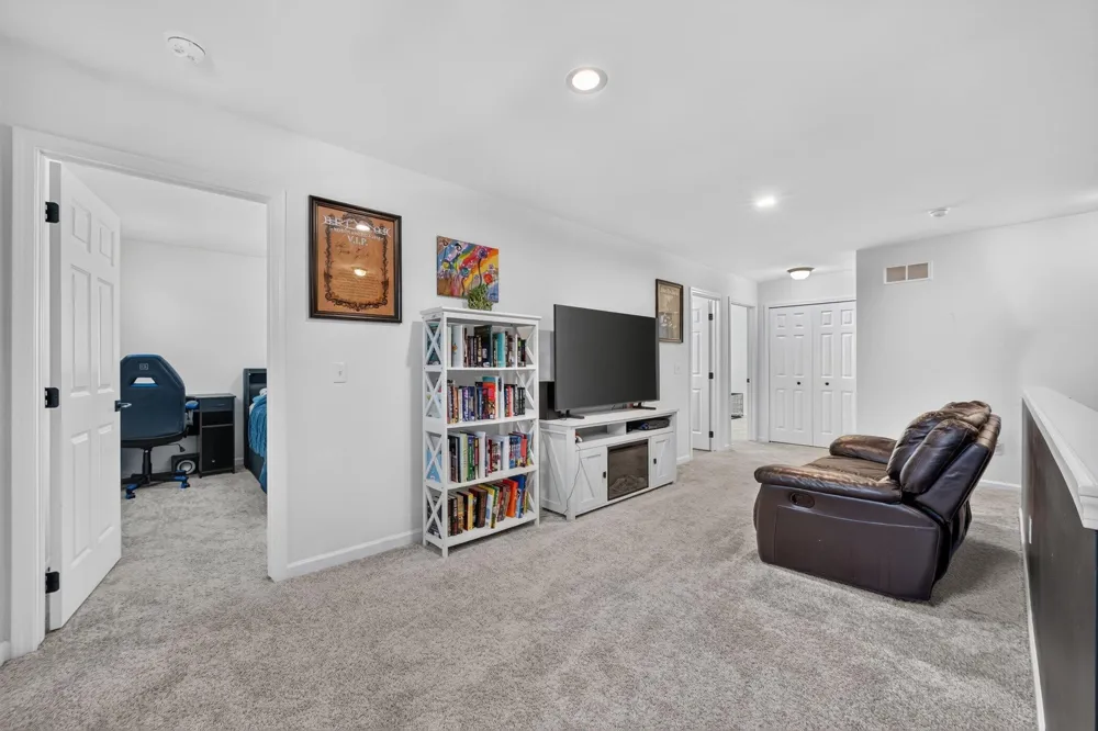 51681 Maple Leaf Drive Unknown, MI 48042