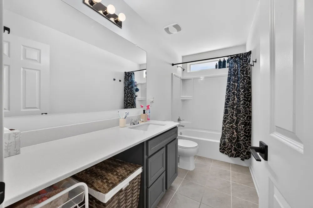 51681 Maple Leaf Drive Unknown, MI 48042
