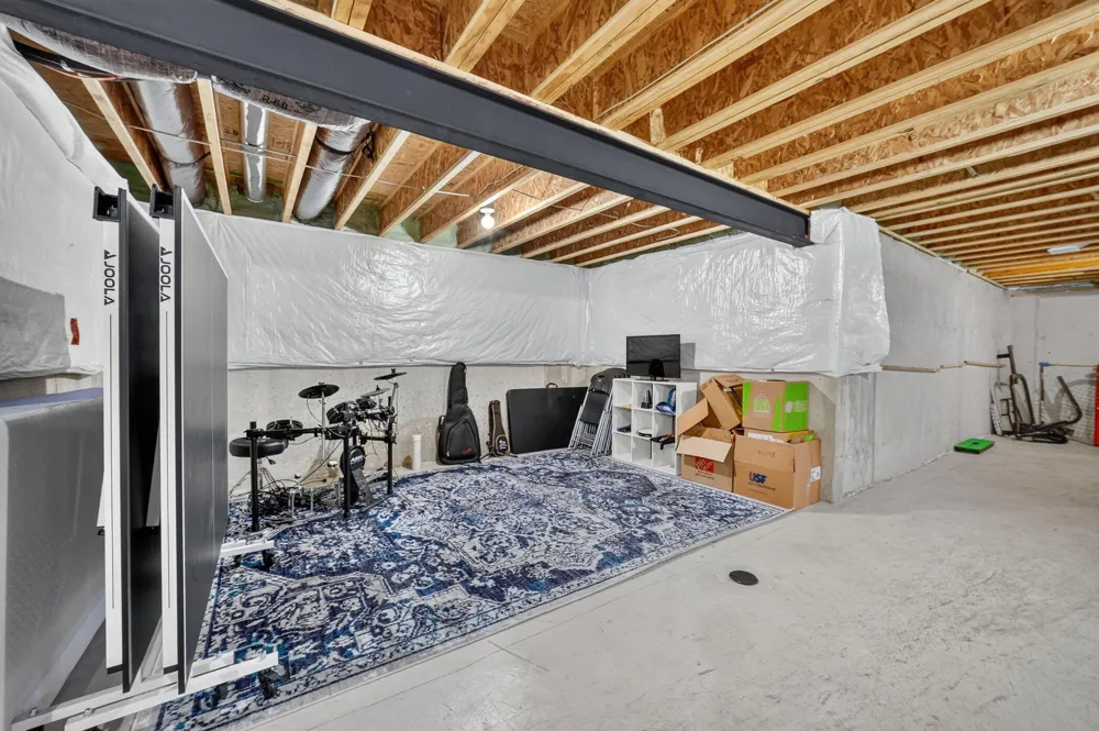 51681 Maple Leaf Drive Unknown, MI 48042