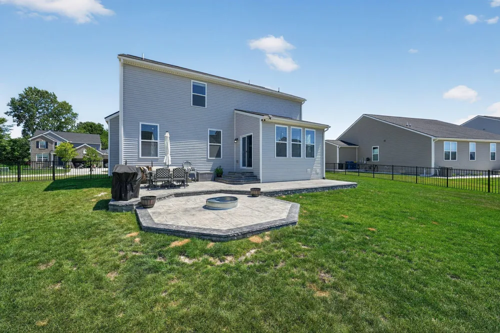 51681 Maple Leaf Drive Unknown, MI 48042
