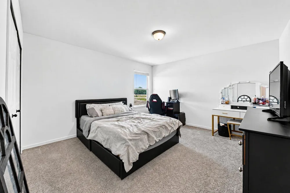 51681 Maple Leaf Drive Unknown, MI 48042