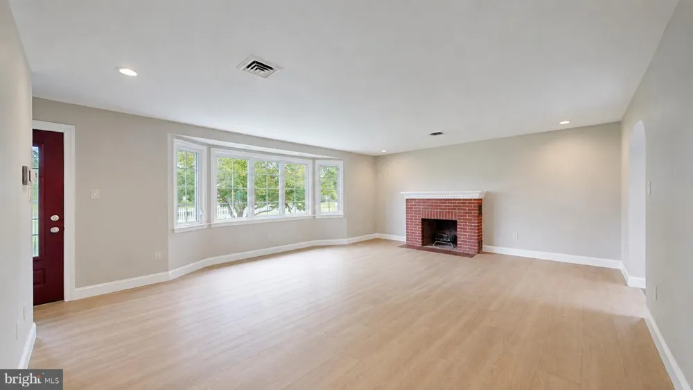 1659 E WALNUT ROAD Vineland, NJ 08361