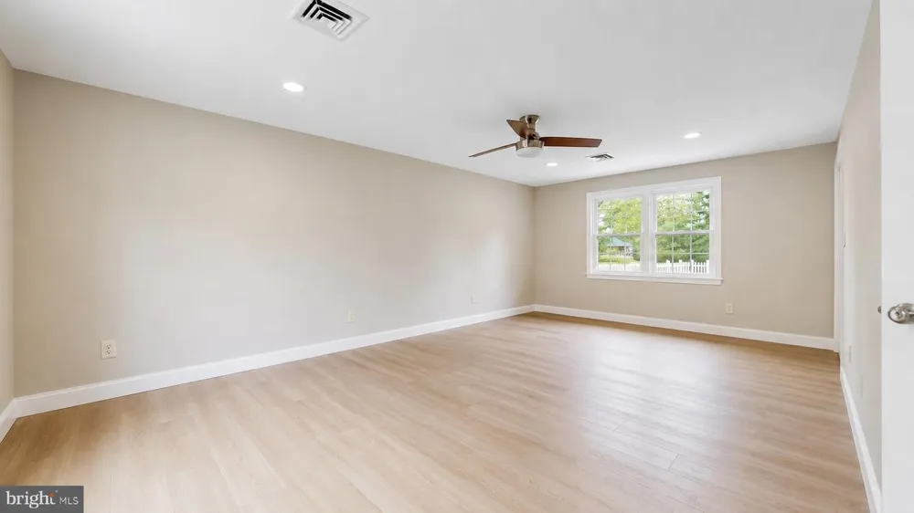1659 E WALNUT ROAD Vineland, NJ 08361