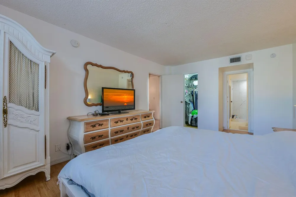 4851 NW 26th Court #336 Lauderdale Lakes, FL 33313