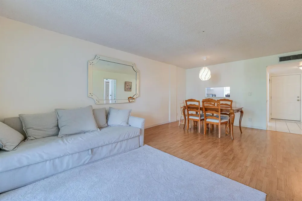4851 NW 26th Court #336 Lauderdale Lakes, FL 33313
