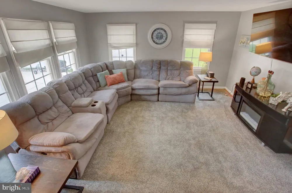 631 ERIC DRIVE Shippensburg, PA 17257