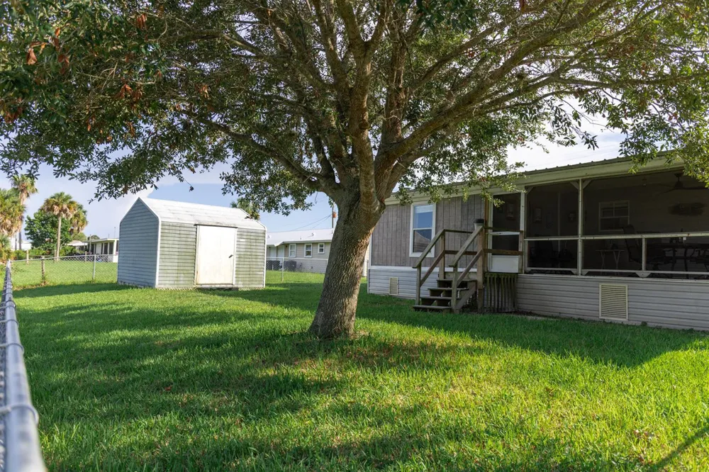 1221 CHOBEE STREET Okeechobee, FL 34974