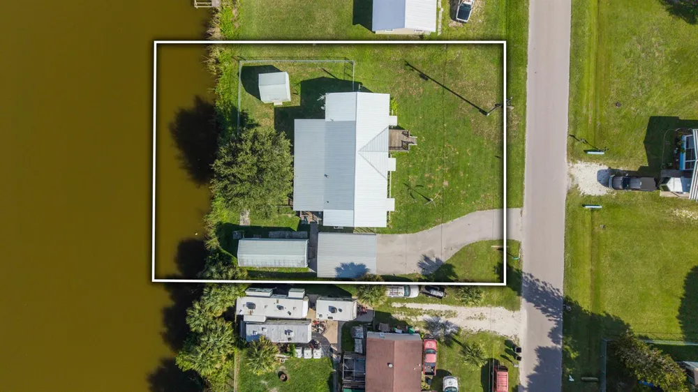 1221 CHOBEE STREET Okeechobee, FL 34974