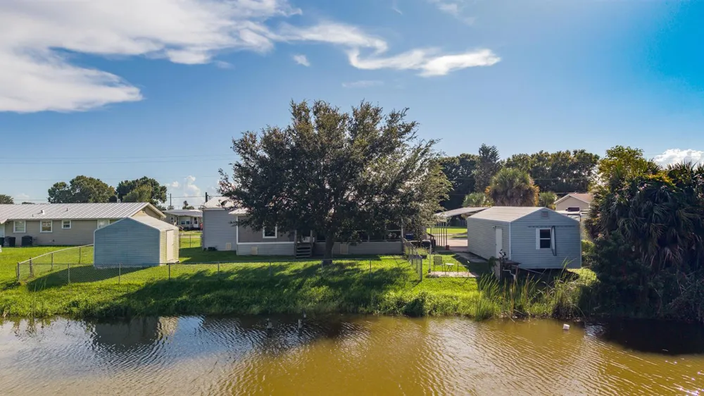 1221 CHOBEE STREET Okeechobee, FL 34974