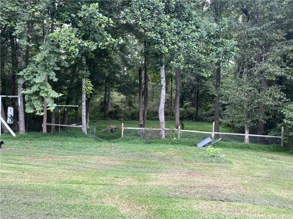 942 Creek Run Place Temple, GA 30179