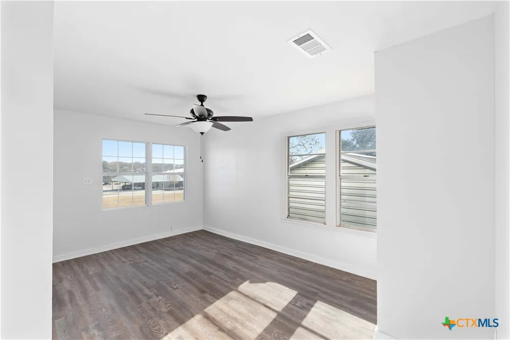 104 E Whitney Street Hamilton, TX 76531
