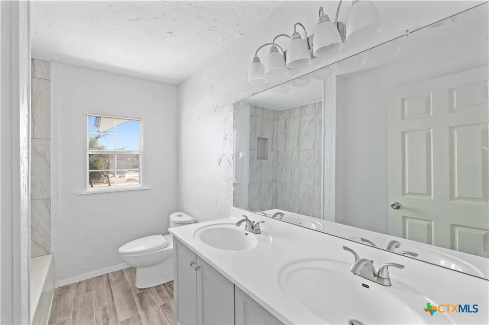 104 E Whitney Street Hamilton, TX 76531
